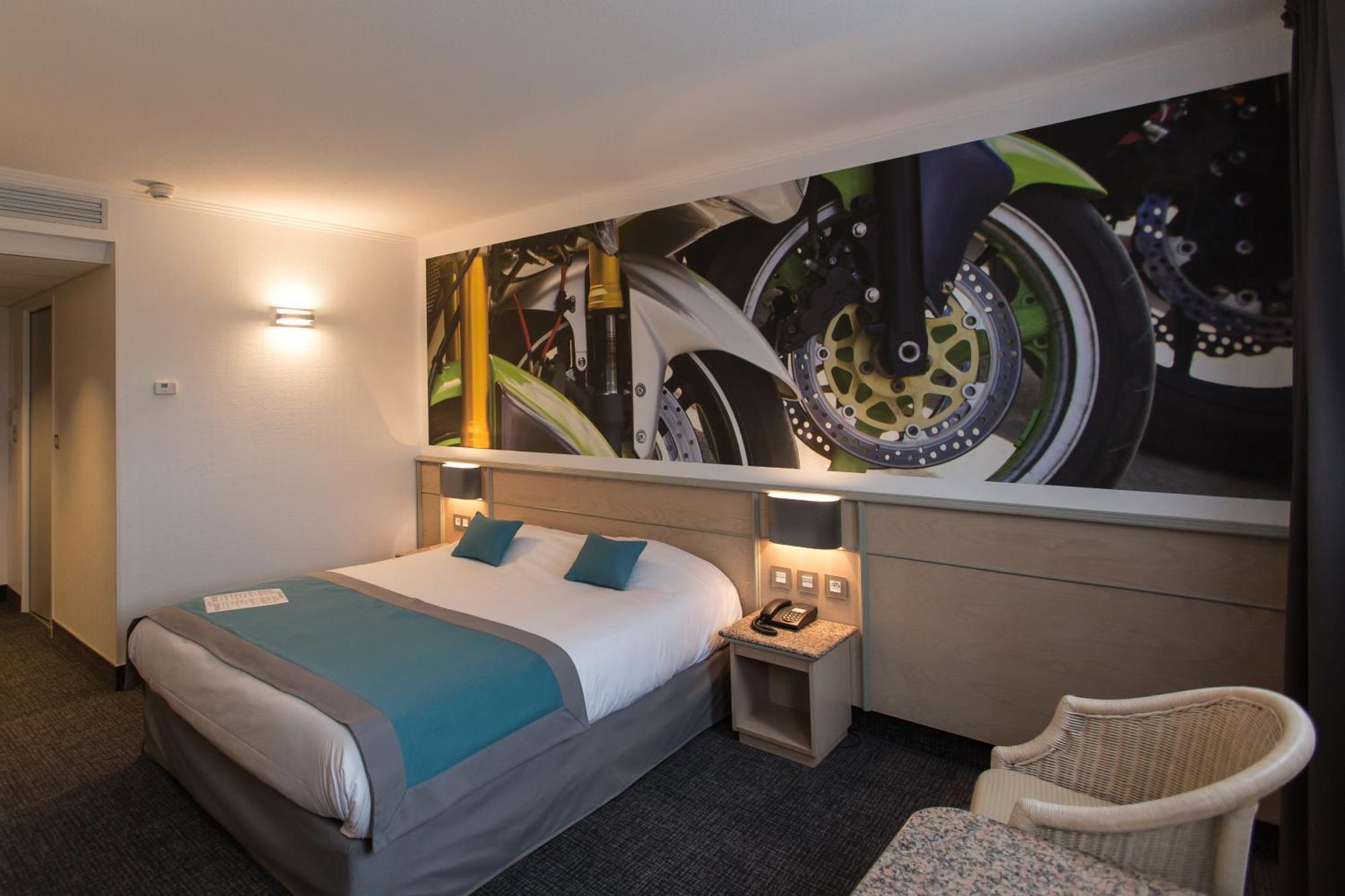 Hotel Le Paddock Magny-Cours Habitación foto